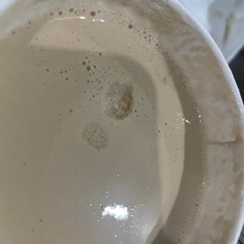 Kesilmiş Sütlü Kahve Ve Yetersiz Çözüm