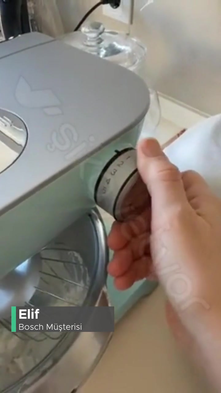 Bosch Hamur Yoğurma Makinem Çalışmıyor, Işık Yanıp Sönüyor! videonun kapak resmi