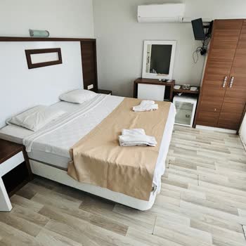 Hotels.com Misled Me—Demir Suit Hotel Was Filthy & Nothing Like the Photos