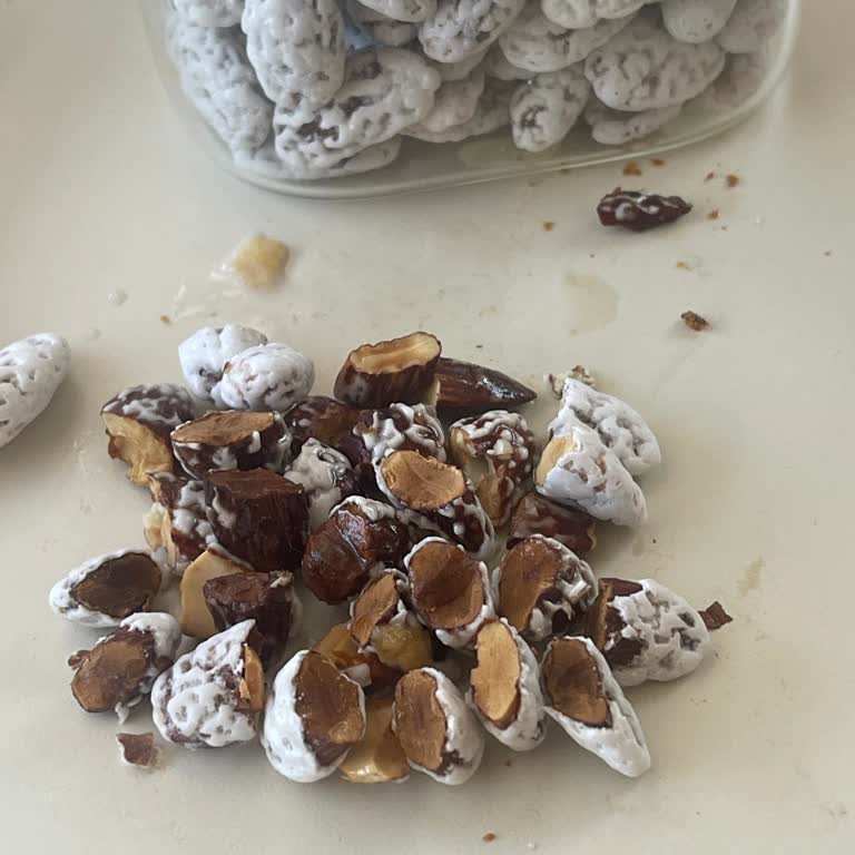 Halktan Kuruyemiş Çürümüş Şekerli Bademler!