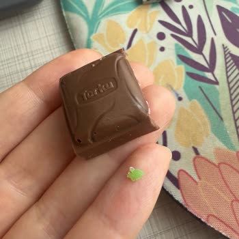 Çikolata Dolgusundan Plastik Parçası Çıktı