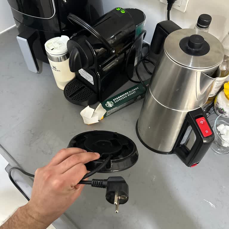 Garanti Servisi Ürünü Kaybedip Ücret Talep Ediyor