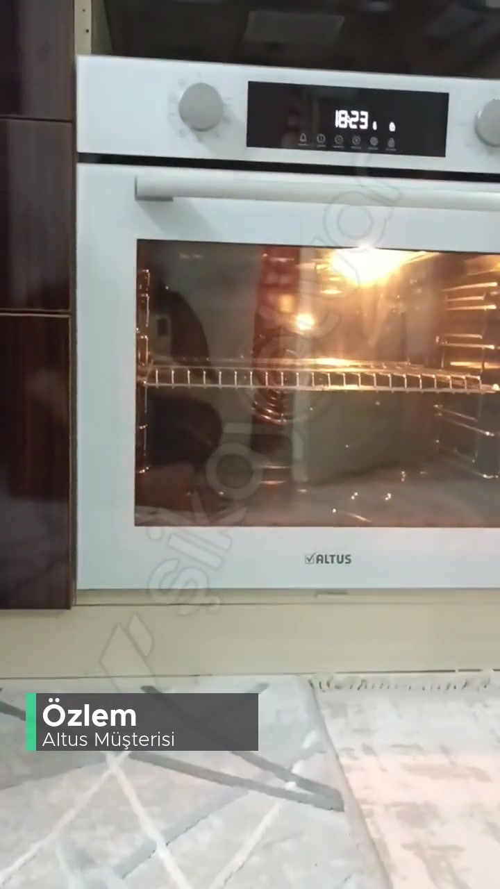 Altus Ankastre Fırında Pişme Esnasında Kendiliğinden Kapanma Var! videonun kapak resmi