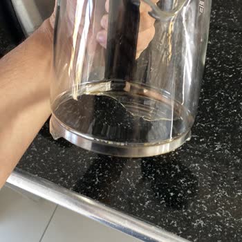 Bosch Çaycı Patladı Ve Plastik Parçaları Çürüyor