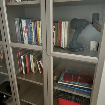 Yanlış Gelen Kitaplık Kapağı: Müşteri Hizmetleri Sınavı