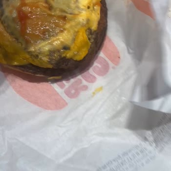 Burger King'de Hayal Kırıklığı: Küçülen Menü Ve Lakayıt Tavır