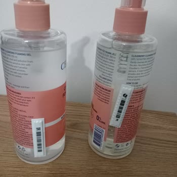 Farklı Renkteki Yüz Yıkama Jeli Cilt Sorunlarına Yol Açtı