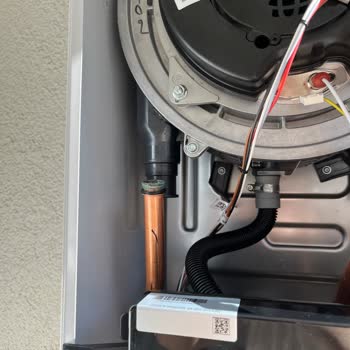 ECA Kombi Kurulumunda Hayal Kırıklığı: Kırık Parçalar Ve İlgisizlik