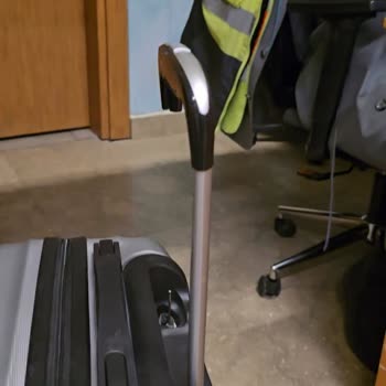 Kabin Altına Alınan Valiz Kırıldı, THY Web Sitesi Mağduriyeti Çözmüyor