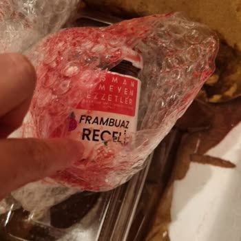 Pişman Etmeyen Lezzetler'den Sipariş Verdiğim Frambuaz Reçeli İyi Paketlenmemiş