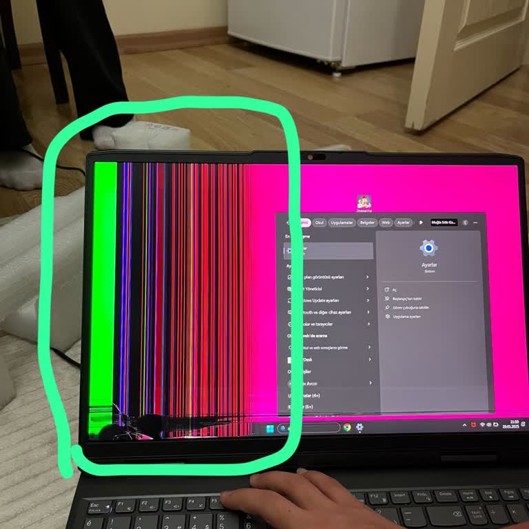 Lenovo Laptopumun Kasko Sorunu Ve Ekran Problemi