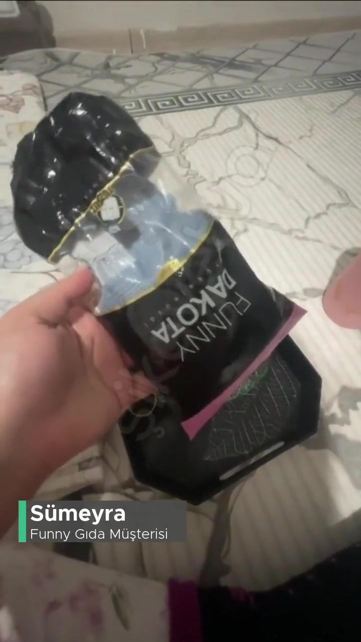 Funny Dakota Çekirdeğin İçinden Yabancı Madde Çıkması! videonun kapak resmi