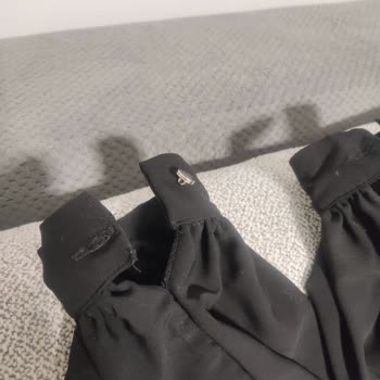 Tesettür Giyiminde Dikiş Hatası Ve İlgisiz Müşteri Hizmetleri