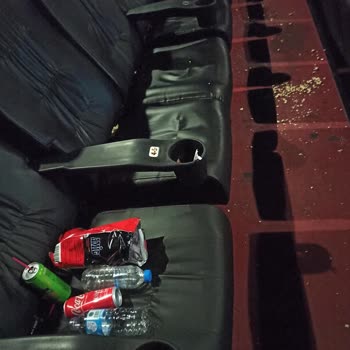 Sinema Salonunda Hijyen Ve Düzen Sorunu