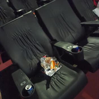 Sinema Salonunda Hijyen Ve Düzen Sorunu