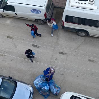 Tehlikeli Geri Dönüşüm Uygulaması: Çocuk İşçiler Ve Güvenlik Sorunları