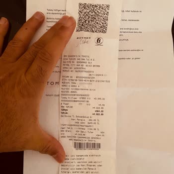 Tommy Hilfiger Ayakkabıda Erken Çatlama Sorunu