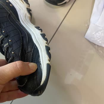 Dayanıklı Olmayan Ayakkabılar Ve Yetersiz Müşteri Hizmeti