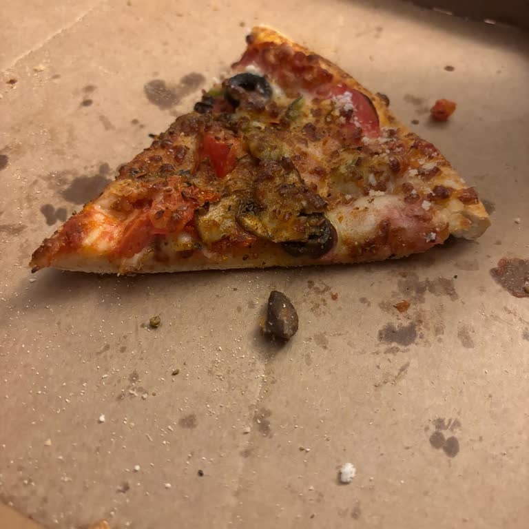 Pizza Siparişinde Tehlikeli Çekirdek Sürprizi