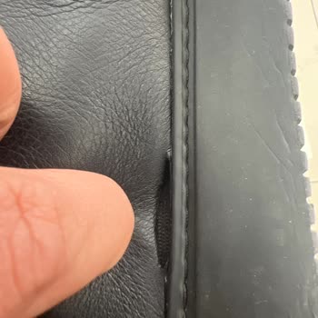 Amazon'dan Alınan Ayakkabının Yırtılması Ve İletişim Sorunları