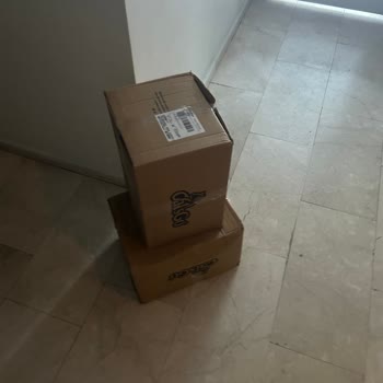 Kargoları Kapıya Bırakıp Teslim Etmiyorlar