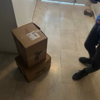 Kargoları Kapıya Bırakıp Teslim Etmiyorlar