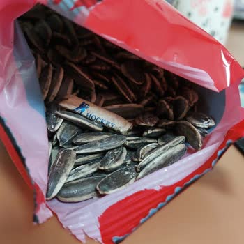 BİM Market'ten Aldığım Çekirdekte Şok Edici Yabancı Madde!