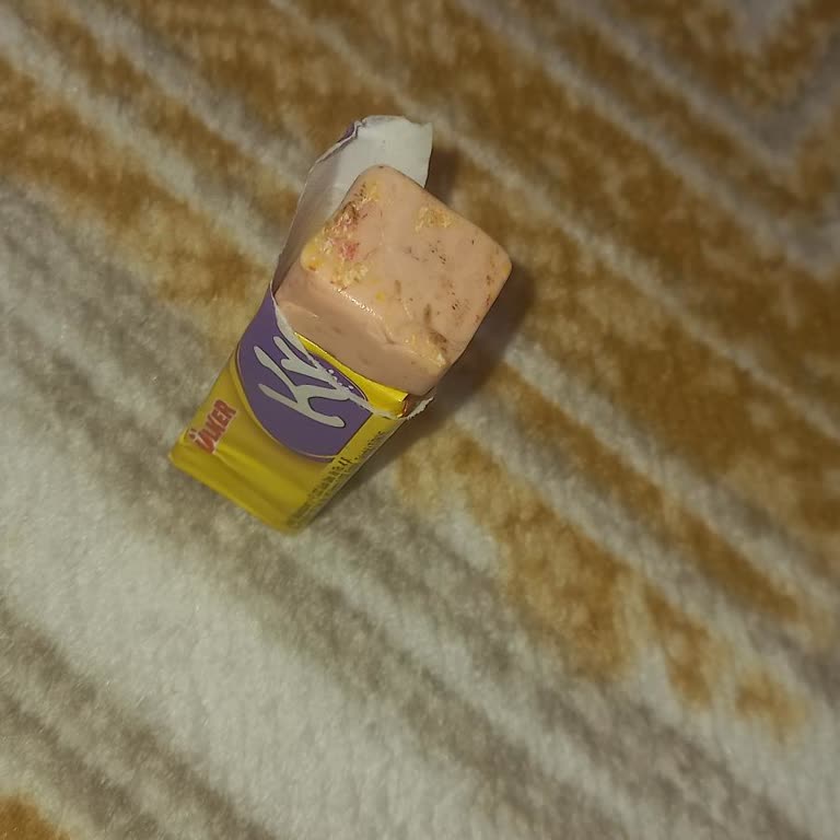 Ülker Şekerlerinde Paketlenmemiş Sakız Sorunu