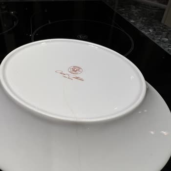 Korkmaz Yemek Takımında Çatlak Sorunu Ve Yetersiz Müşteri Hizmeti