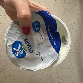 Sek Quark Yoğurdunda Küf Şoku
