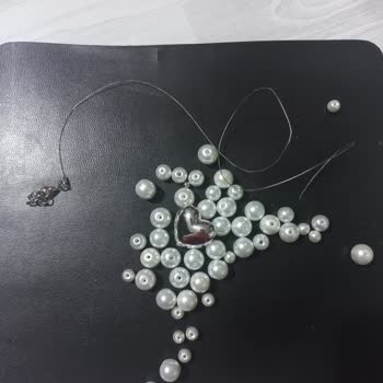 Kusurlu Kolye Ve İlgisiz Müşteri Hizmeti