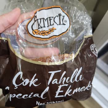 Tam Tahıllı Ekmeğin İçinden Tahta Parçaları Çıktı!