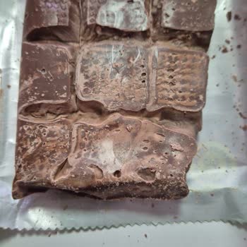 Bozuk Çikolata Ve İlgisiz Destek