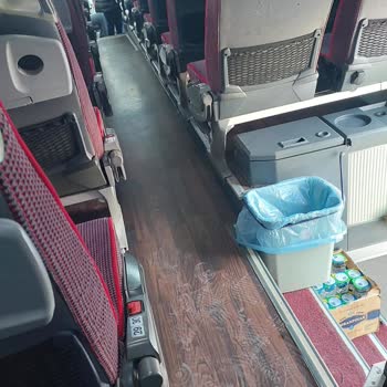 Eski Ve Kokan Otobüsle Zorunlu Seyahat