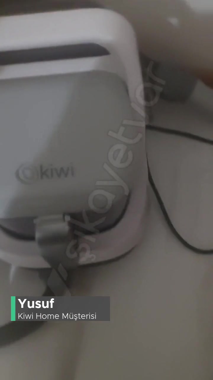 Kiwi Kırık Başlık Halı Ve Koltuk Yıkama Makinesi Aparatı! videonun kapak resmi