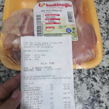 Tarihi Geçmiş Tavuk Ürünleri Ve İlgisiz Müşteri Hizmetleri