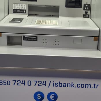 İş Bankası ATM'si Döviz Çekim Sorunu