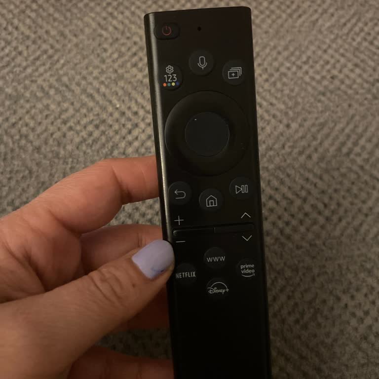 Güneş Enerjili Kumanda Sorunu Ve Samsung'un Yetersiz Çözümü