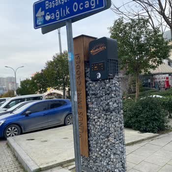 Başakşehir'deki Tehlikeli Yapı: Saat Kuleleri Risk Saçıyor