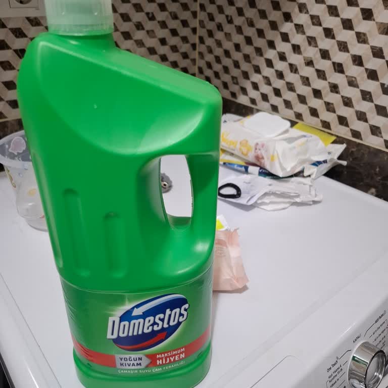 Domestos Çamaşır Suyu Şişesinin Yarısı Boş Çıktı!