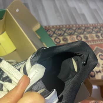 Lacoste Ayakkabıda Hızlı Renk Değişimi Ve Soyulma Sorunu