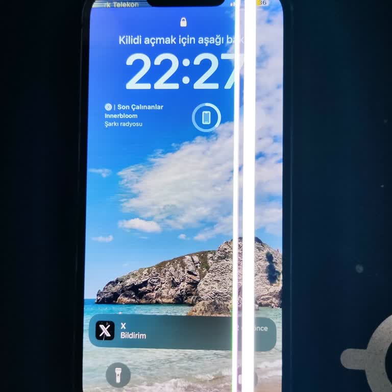 Apple Store'da Pil Değişimi Sonrası Ekran Hasarı Ve Kötü Hizmet Deneyimi