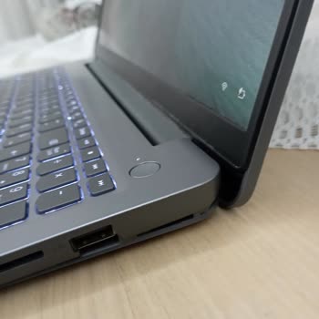 Lenovo Laptop Menteşe Sorunu: Kronik Problem Mi?