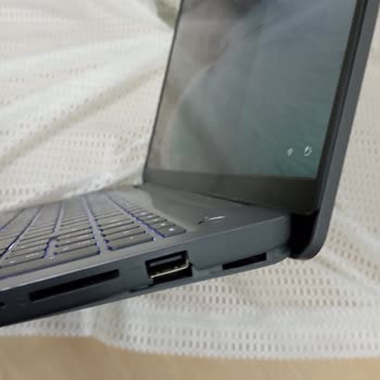 Lenovo Laptop Menteşe Sorunu: Kronik Problem Mi?