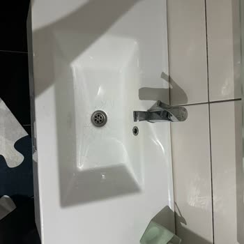 Turkuaz Markasına Güvenim Sarsıldı: Lavabolarda Kılcal Çatlaklar