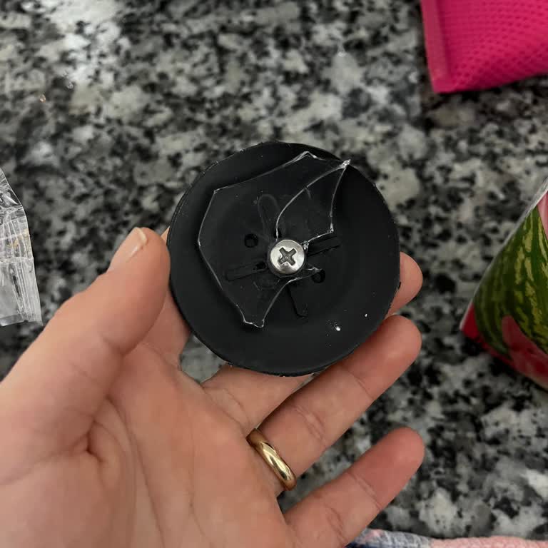 Tencere Kapağı İçin Yedek Parça Sorunu