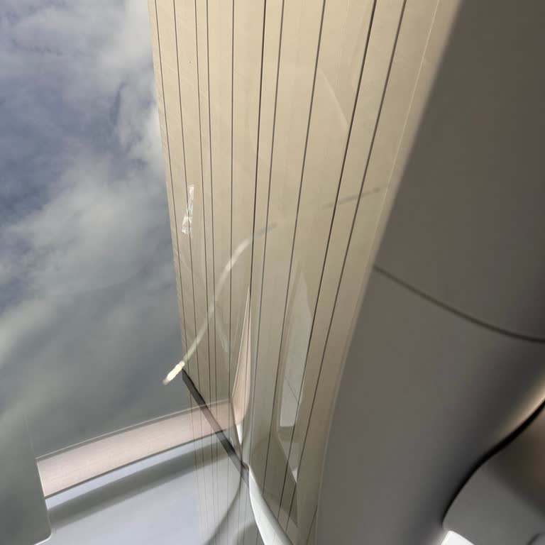 Tesla'nın Cam Tavan Güvenlik Sorunu Ve Müşteri Hizmetleri Hayal Kırıklığı