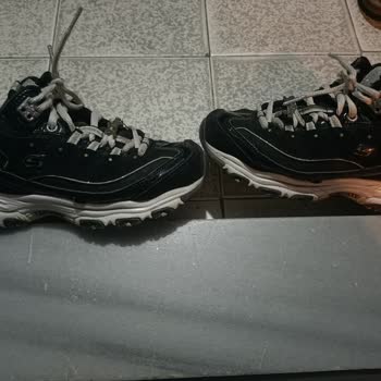 Skechers Ayakkabıda Beklenmedik Yırtılmalar Ve Mağaza İlgisizliği