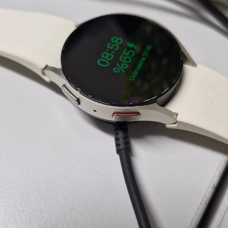 Samsung Watch 6'nın Şarj Sorunu Hayal Kırıklığı Yaratıyor