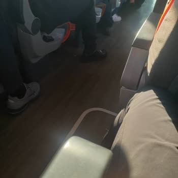 Konforsuz Ve Eski Otobüs Yolculuğu